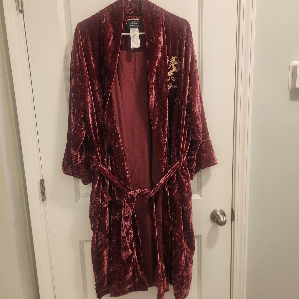 Pottery Barn Teen Harry Potter Gryffindor Crushed Velvet Robe Maroon S/M